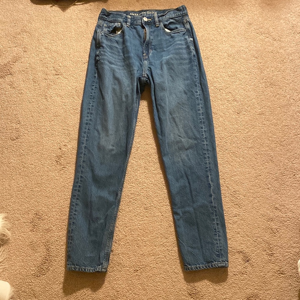Never worn American Eagle jeans.
